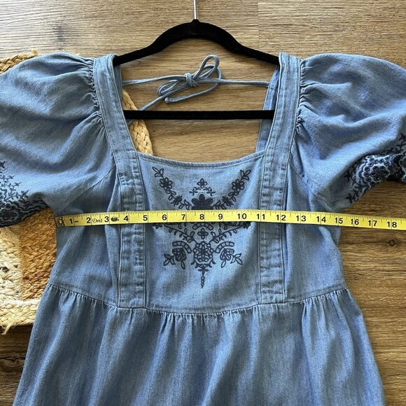 OLD NAVY Flutter-Sleeve Tie Back Chambray Midi Dress - Picture 7 of 10